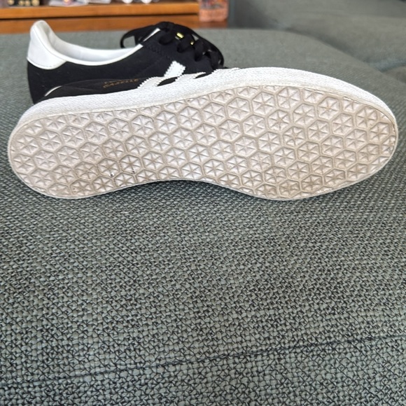 Adidas Gazelle Black and White - Picture 2 of 3